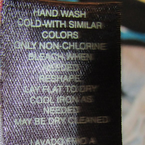 *3 for $25* WHBM Gold Shimmer Quilted Sweater Jacket - Picture 8 of 13